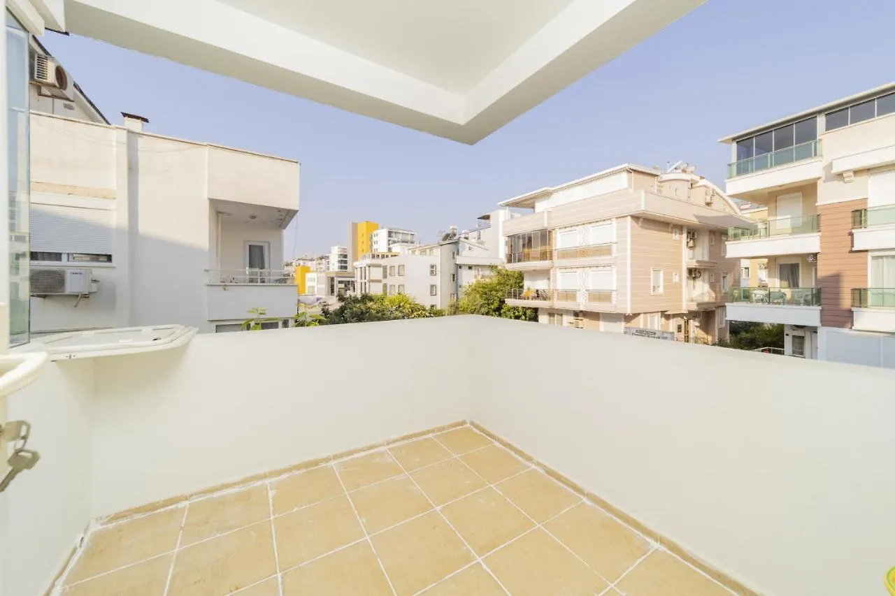 Central Flat With Balcony 3 Min To Konyaalti Beach Antalya Turkey